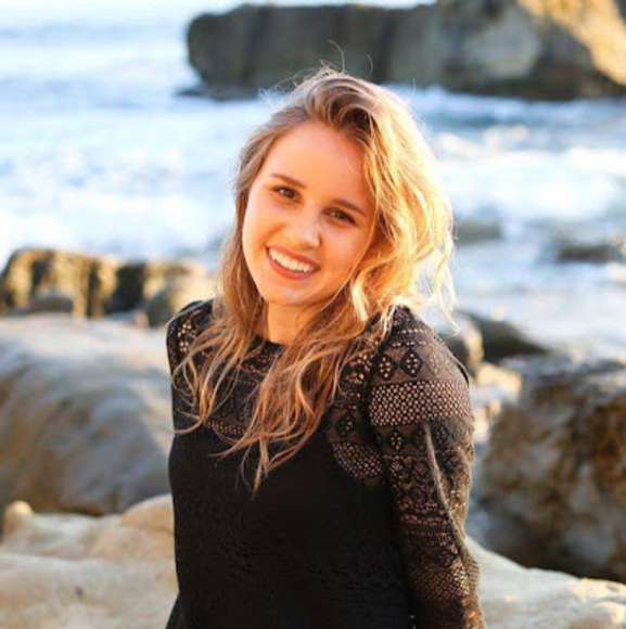 Meet your Posher, Caroline - Picture 1 of 1